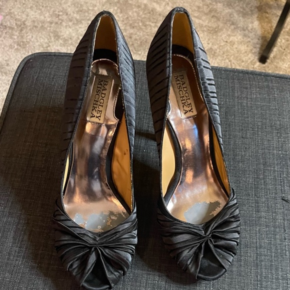 🔥 Luxury BM- Black Ryba Pleated Satin Heels Size 9-Designer Luxury Heels! - Picture 12 of 14